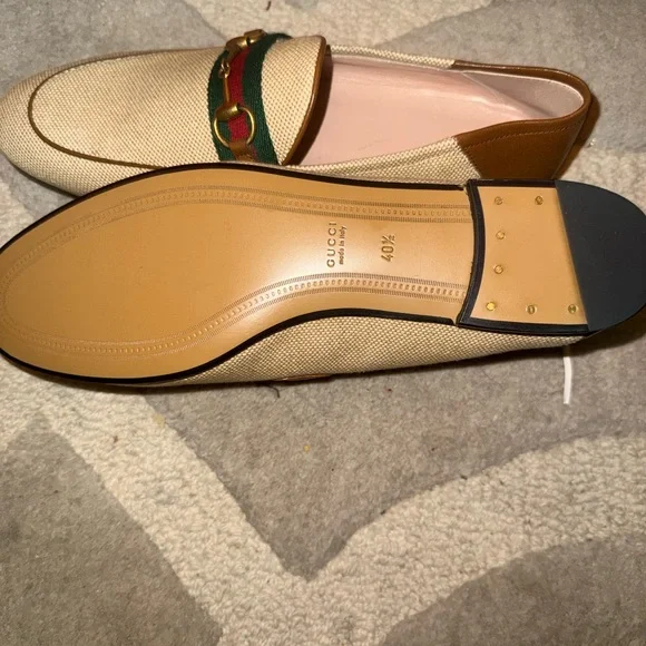 Gucci Tan and Brown Loafers with Green Accent - Picture 4 of 16